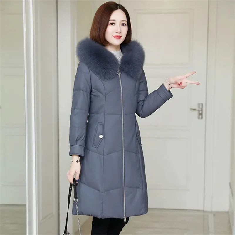 겨울 중간 길이 가죽 코트 2023 새로운 두꺼운 PU 가죽 Haining 여성 코튼 드레스 슬림 맞는 한국어 후드 여성 코트