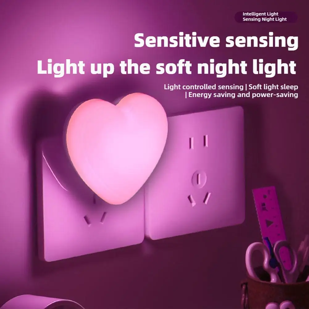 暖かい LED ハート型ナイトライト プラグイン夕暮れから夜明けまでのセンサー - 寝室、バスルーム、廊下用の自動オン/オフ - ホームデコレーション