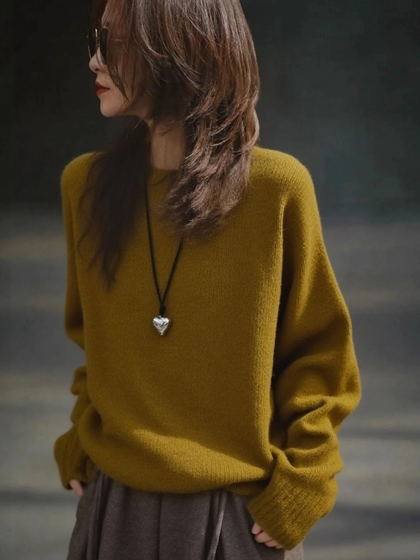 

Ladies' Camere Long Sve round Ne Knitted Sweater Comfortable Loose Fit Winter Faionable Design Korean Sle Commute