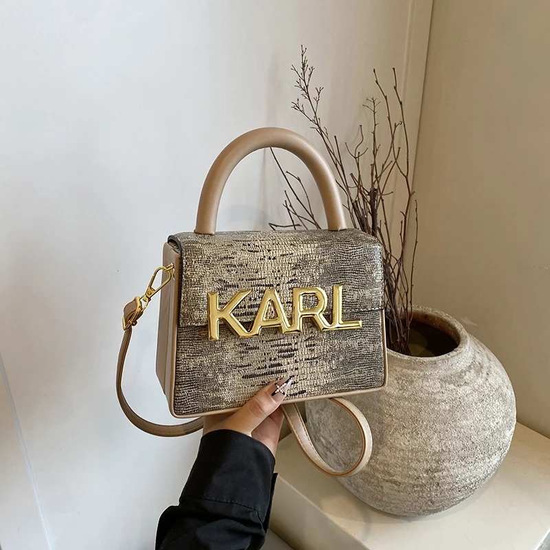 

Женская винтажная сумка через плечо для офисных прогулок с замшевым стеганым узором, просторное хранение, регулируемый ремень, легкий вес