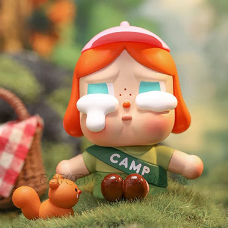 Pop Mart-figuras de acción Crybaby Jungle Adventure, serie Crying In The Woods, Anime, bolsa de adivinación, adorno, figuritas, decoración del hogar, regalo