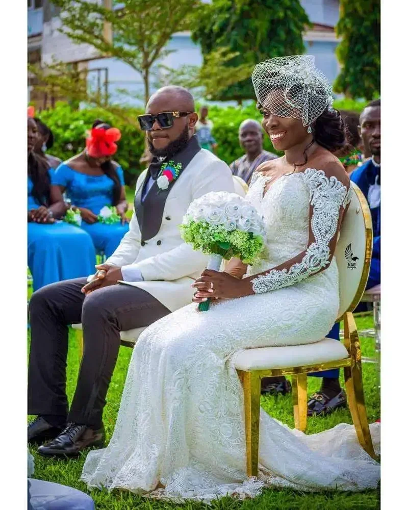 Maßgeschneiderte Meerjungfrau Sexy Brautkleider Spitze Perlen Sheer Neck Brautkleider Lange Ärmel Vintage Maßgeschneidert