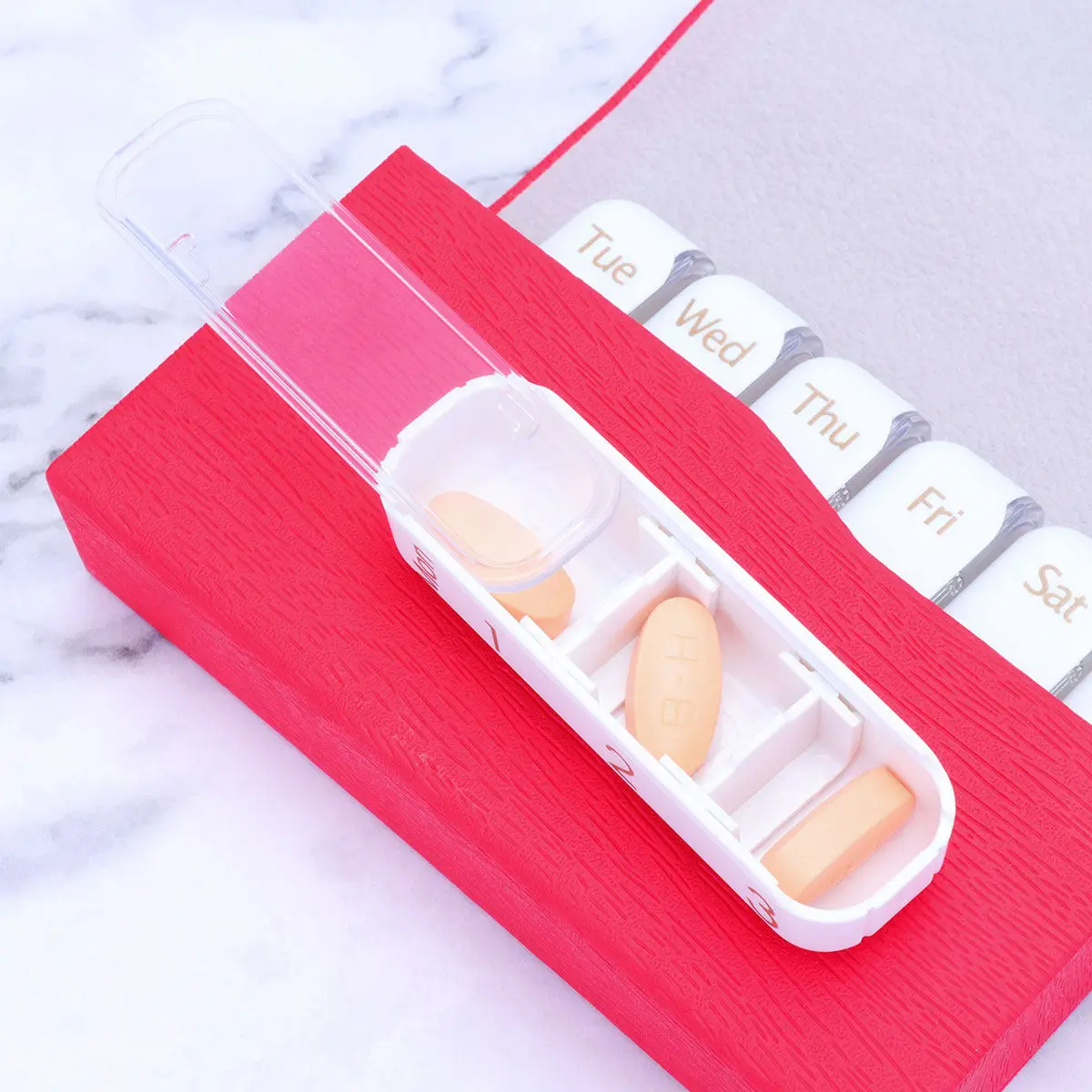 

1Pcs Mini Weekly Pill Bag Daily Medicine Organizer Portable Storage Box Travel Pill Case for Women Men Weekly Daily