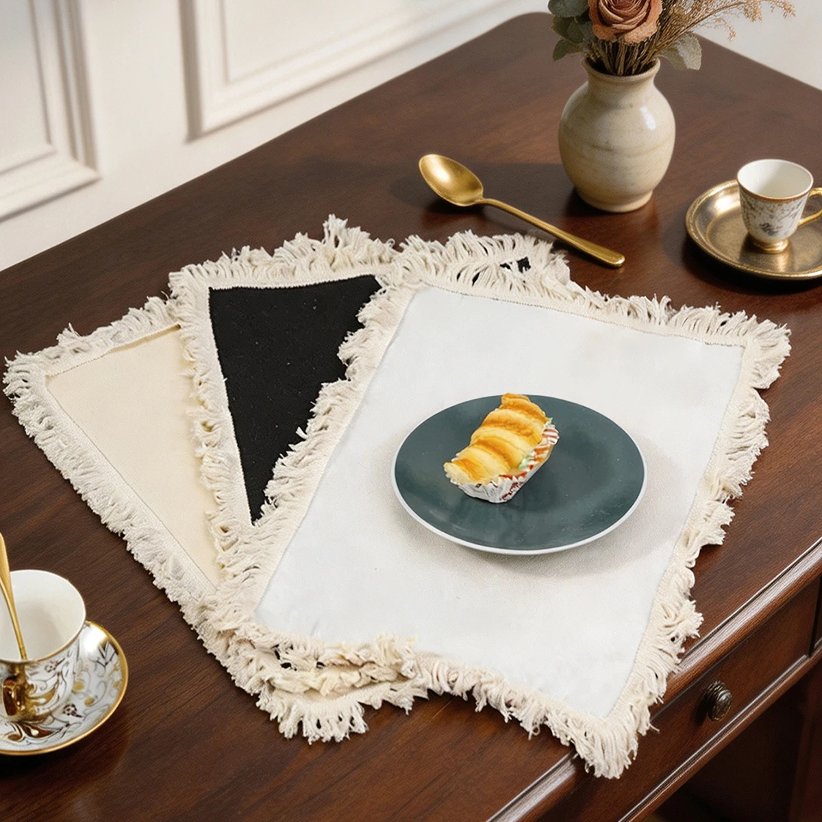 2/6/12pcs French simple solid color fringed napkins are washable and suitable for home parties, festivals, restaurants and cafes