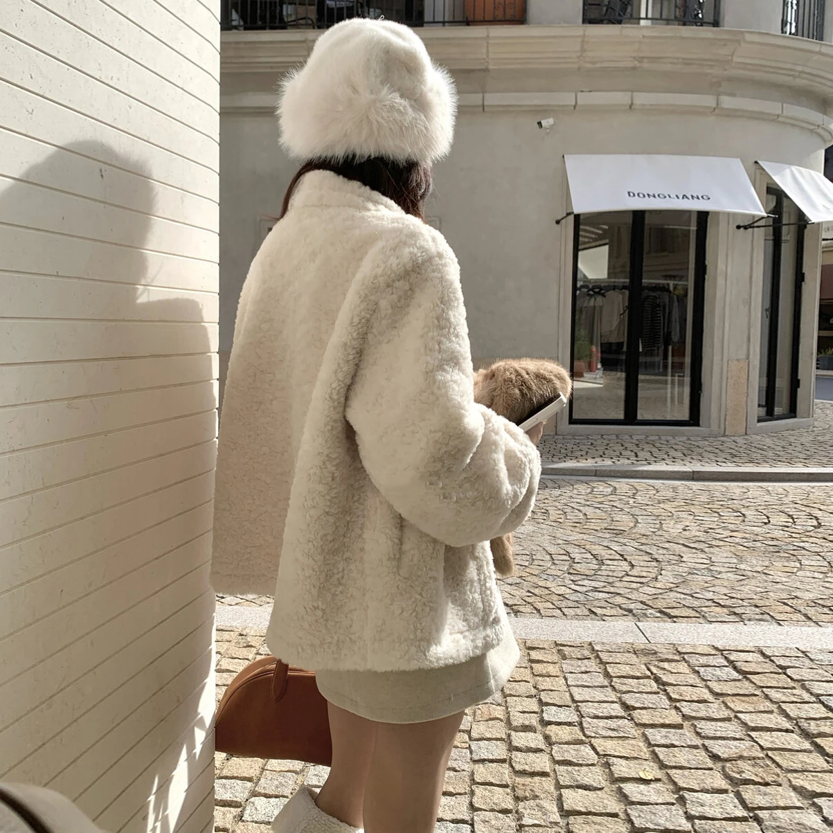 Chic ort Fem Outerwear Autumn Winter Korean Sle Furry Loose Lamb Fur Skin Inteated Warm Top Women's Faion