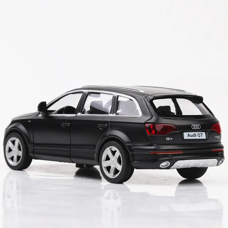 Audi Q7-Coche de aleación de lujo para niños, vehículo de simulación exquisito fundido a presión, modelo A12, 1:36