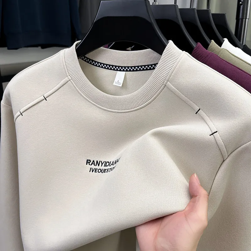 2025 Wiosenne koreańskie bluzy męskie Trendy Wszechstronny Jednolity kolor Luźne Casualowe okrągłe bluzy z dekoltem Streetwear społeczny