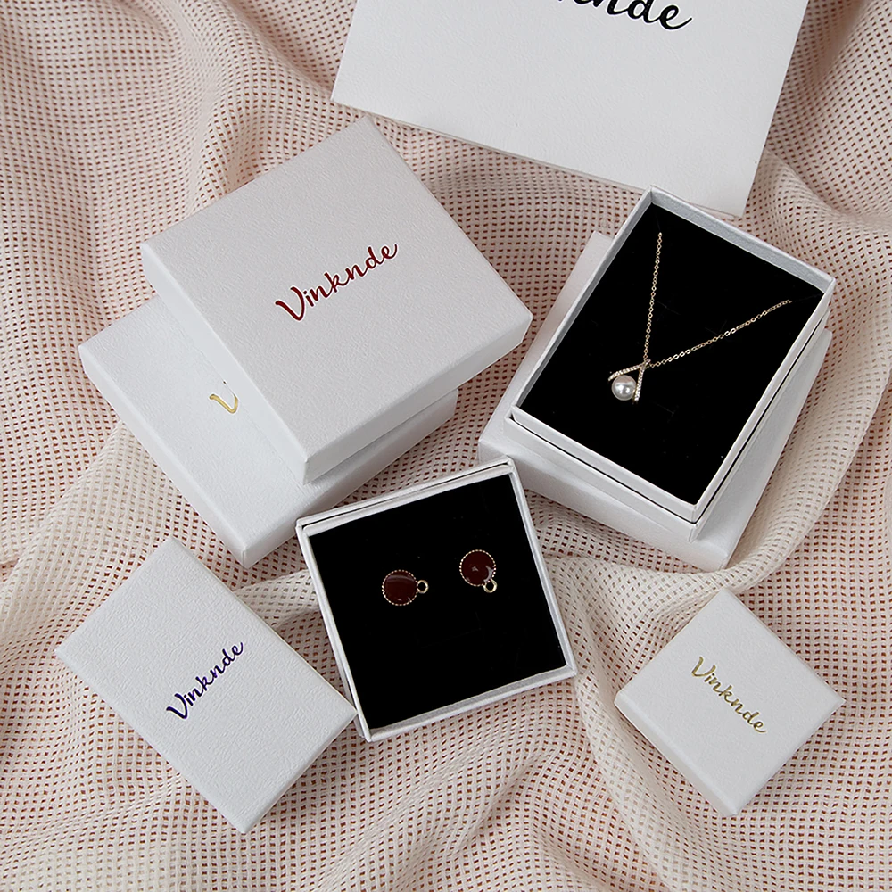 

Textured Personalized Lid and Base Recycled White Beige Kraft Paper Necklace Earring Ring Jewelry Box Gift Packaging Custom Logo