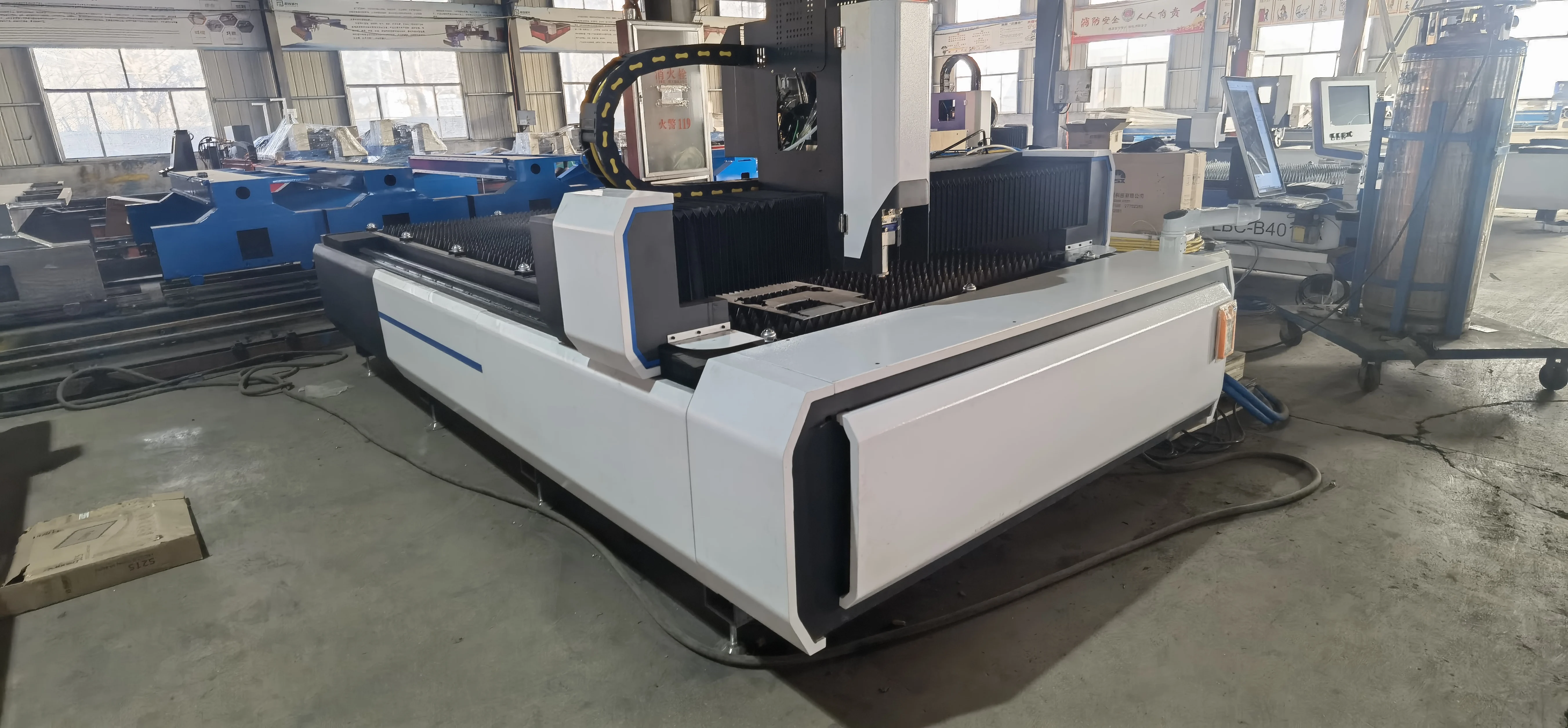 High Performance 2000W-20000W Fiber Cutter for Stainless Steel, Carbon Steel, and Sheet Metal