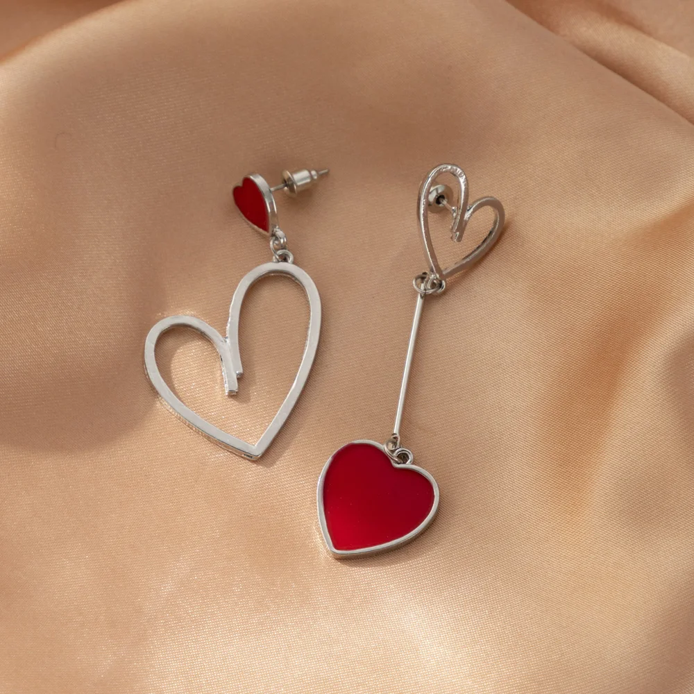 Fashion Light Luxury Hollow Love Pendant Earrings For Women Personalized Women\'s Asymmetrical Hollow Heart Earrings Jewelry