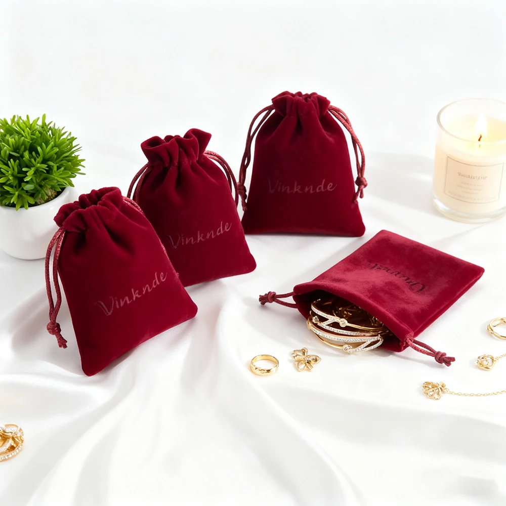 

100 шт./лот, органайзер для ювелирных изделий с тиснением на заказ, бархатный подарочный пакет на шнурке, свадебные сувениры, сумки для конфет