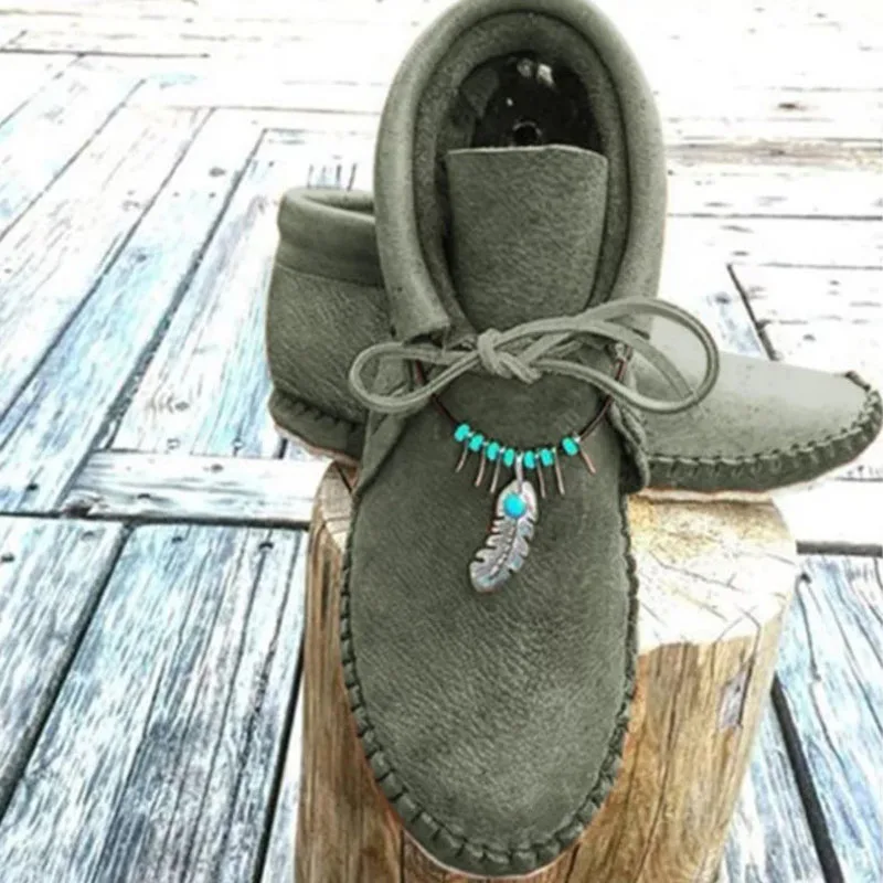 

Women Casual Flat Ankle Boots Western Turquoise Feather Decoration Lace Up Short Autumn Winter Spring Commuting Shoes New 2026