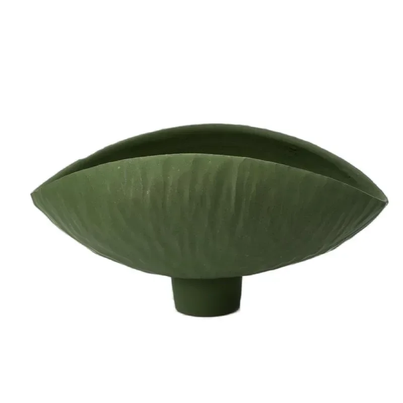 

Desktop flower storage device