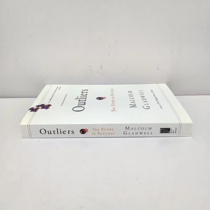 Outliers: The Story of Success By Malcolm Gladwell in English Self-management Success Psychology Popular Reading Books for Adult