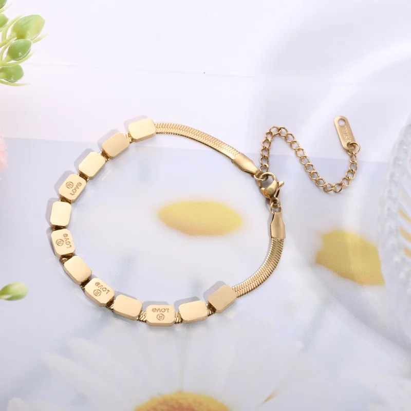 Stainless Steel Plated with 18K Gold, Love Small Square Pendant Snake Bone Bracelet, Adjustable Letter Block Bracelet, Suitable for Women's Fresh Korean-Style Daily Wear, Floral Dress and Simple T-Shirt Outfits, Romantic Confession Atmosphere Jewelry, Valentine's Day Gift for Girlfriend, Versatile Bracelet for Shopping, Picnics, Short Trips, and Multiple Occasions