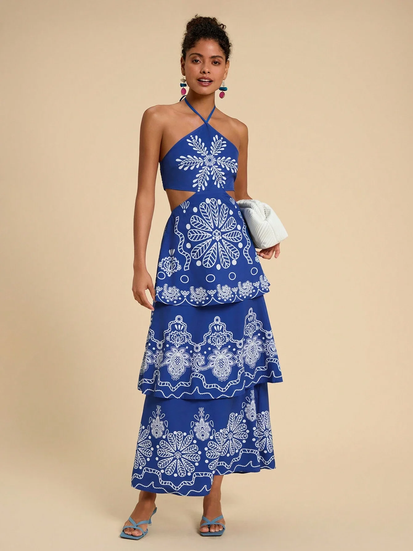 

Женское синее макси-платье с цветочным принтом, на бретелях, с открытой спиной, многоярусное, летнее, в богемном стиле, для пляжа