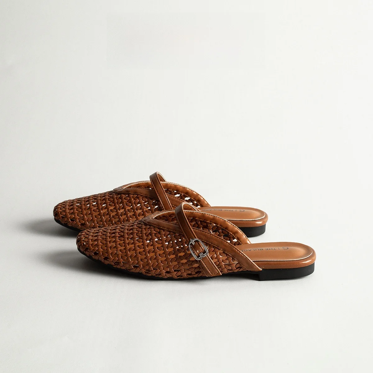 

Retro Woven Flat Bottom Toe Covering Semi Slippers Women Summer Outdoor Versatile Fashion Casual Mules Mary Jane Sandals