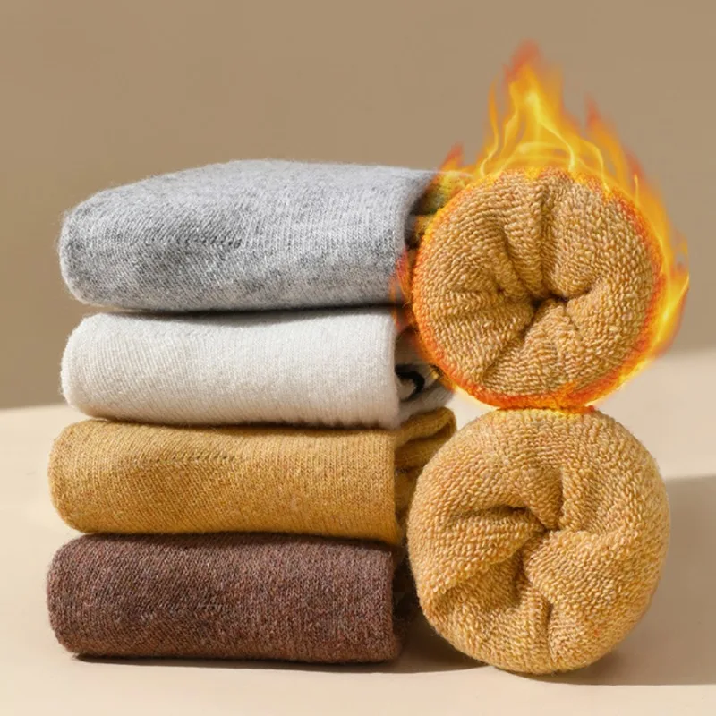 Winter Warme Frauen Socken Verdicken Thermische Socken Wolle Kaschmir Schwarz Weiß Streifen Schnee Socke Samt Unisex Boden Schlaf Socken Strumpfwaren