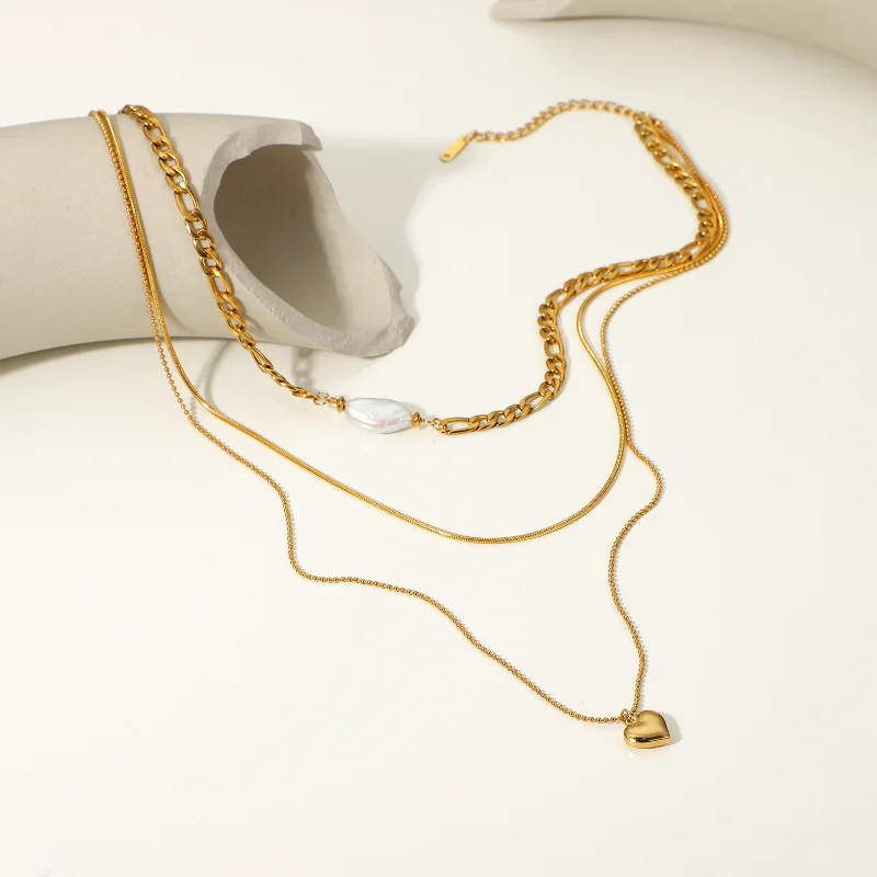 

ALLNEWME Chic Multi Layered Freshwater Pearl Heart Pendant Necklaces Women 18K Gold Plated Stainless Steel Figaro Chain Necklace