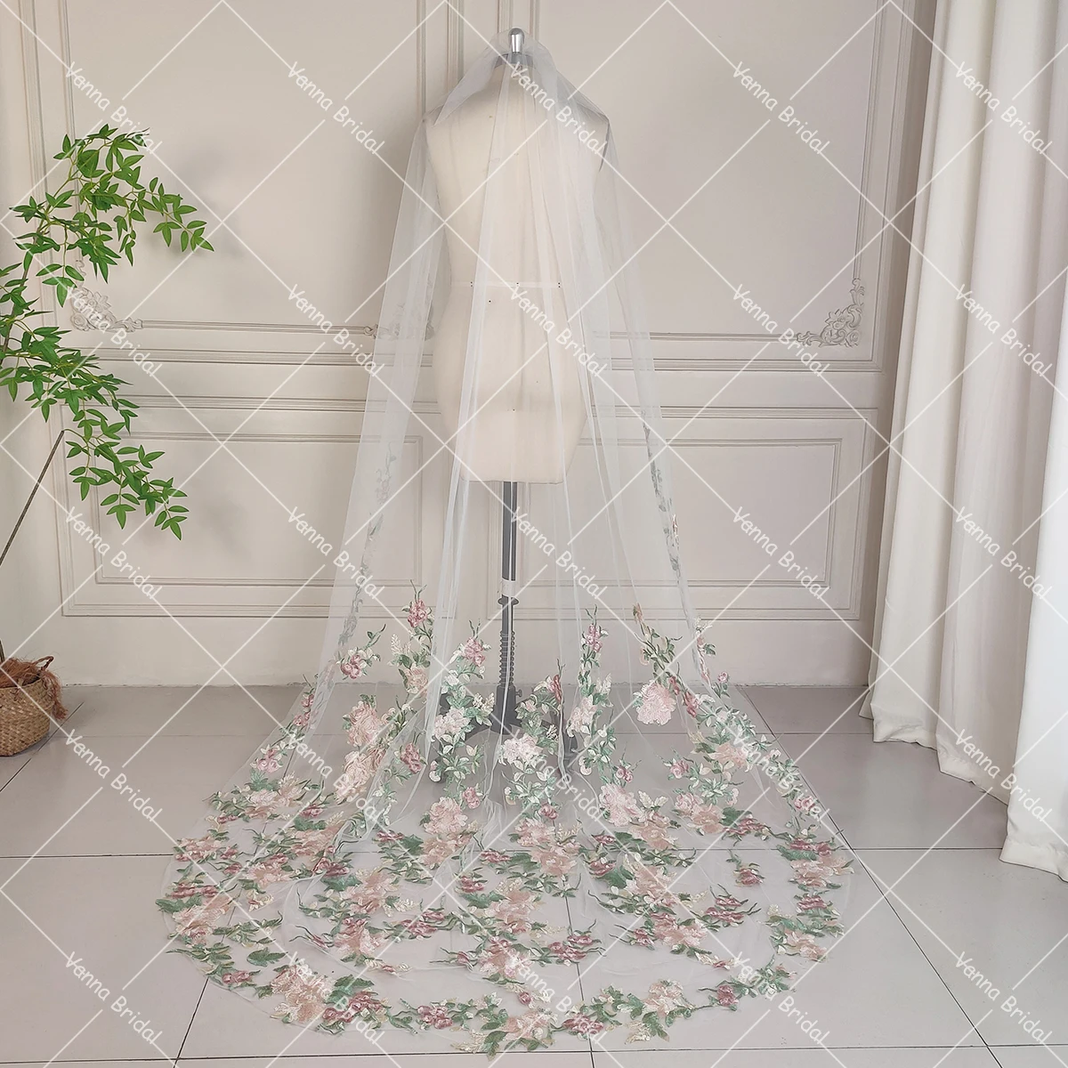 one-tier-floral-bridal-veil-real-photo-round-customized-soft-tulle-embroidered-25m-colored-wedding-veil-headpiece-with-comb