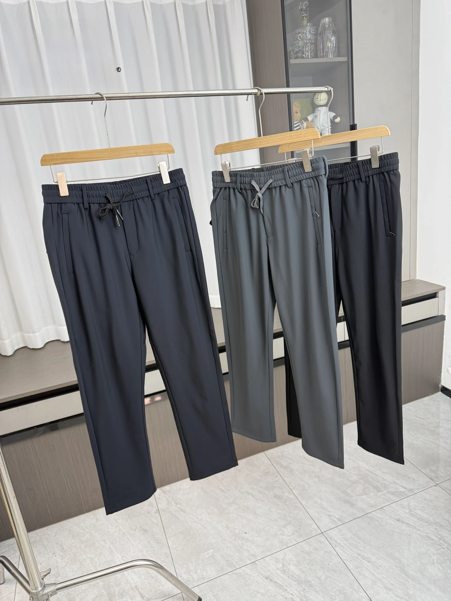 

Silky Thiened Straight Leg Casual Pants for Men Milk Silk Fabric High Elastici Warm Autumn Winter Faion Casual Wear