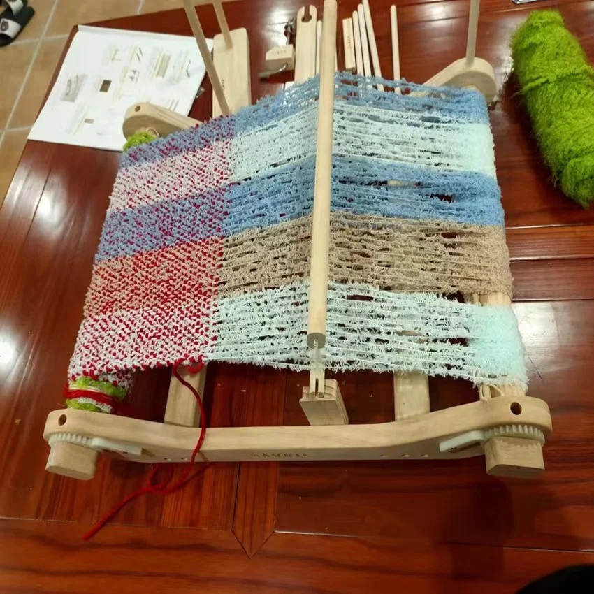 

Weaving Rigid Heddle Loom