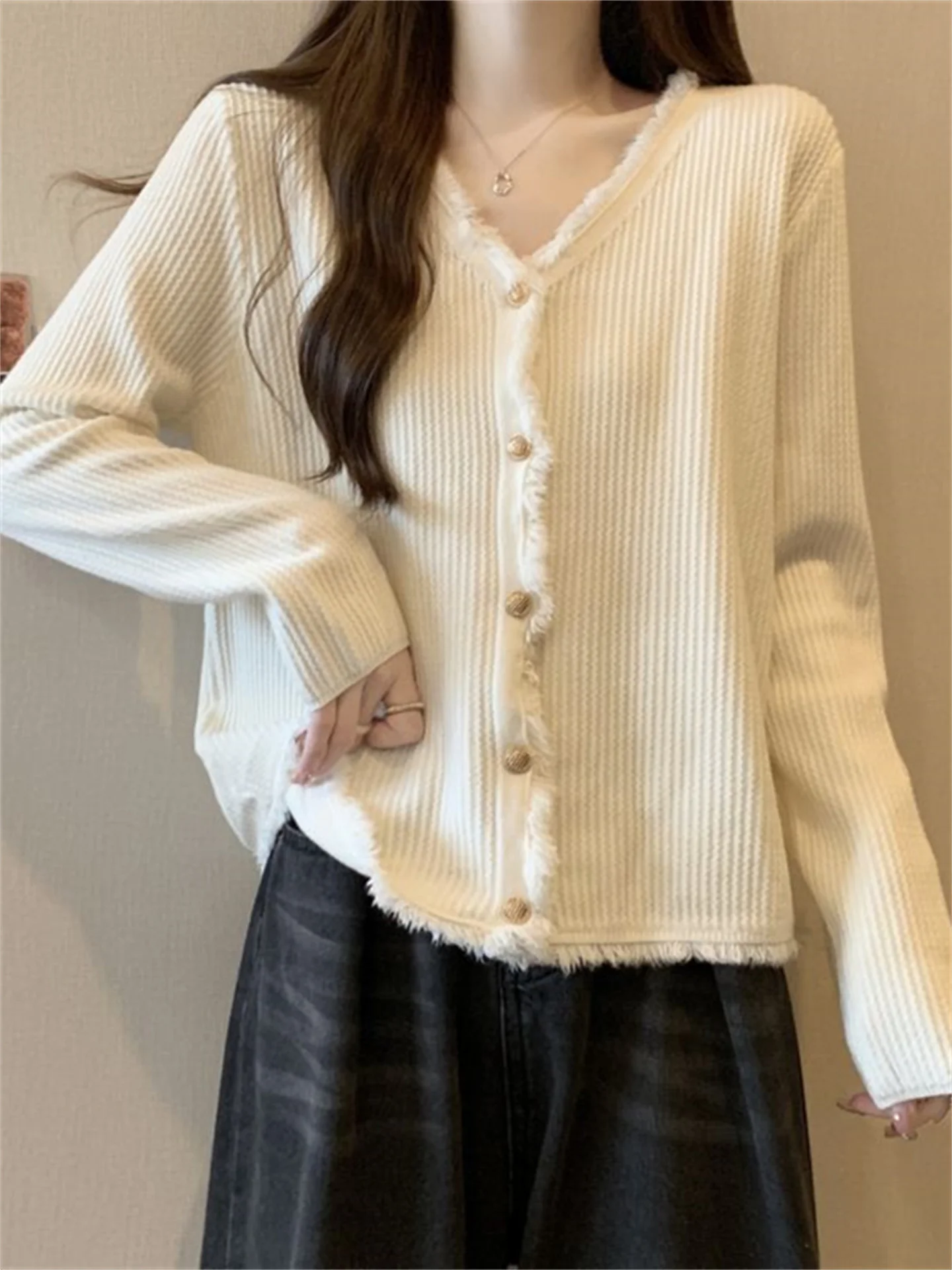 

Вязаный свитер-кардиган с V-образным вырезом для женщин: красивый, уникальный, больших размеров, осенне-зимний, модный, для повседневной носки, стандартный крой, длинный рукав