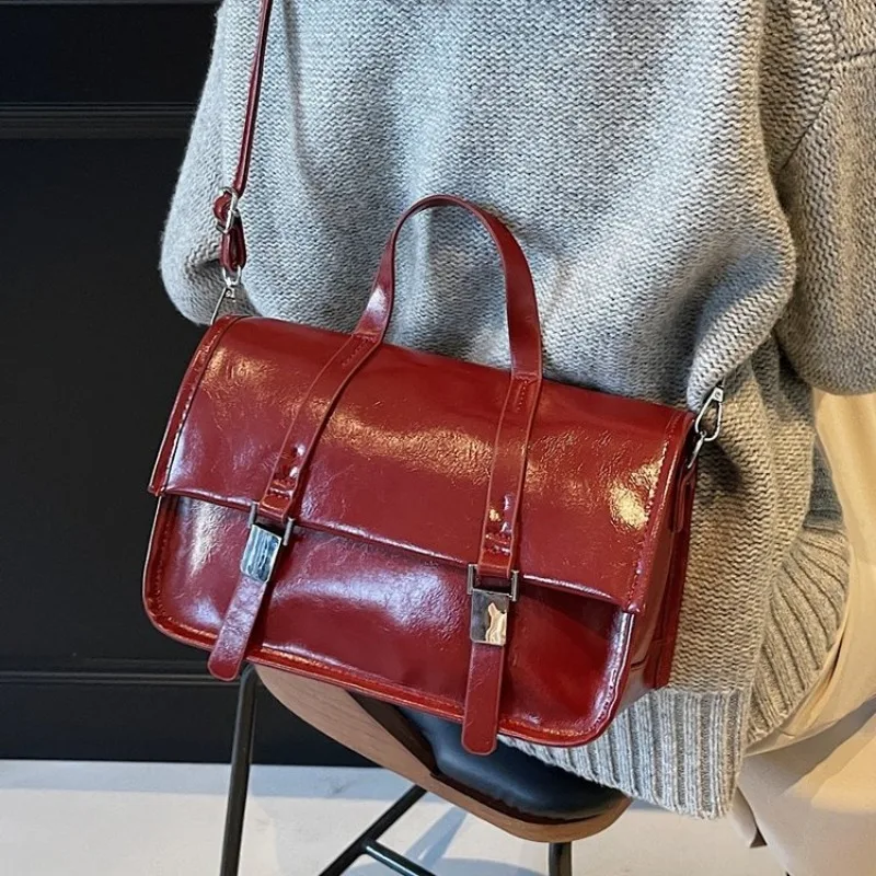 

Luxurious Leather Vintage Diaper Bags For Women Famous Designer Crossbody Bag Stylish Casual Minimalist Letter Logo Show