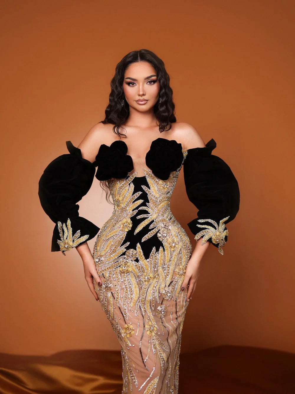 GraceProm Luxe Preto-Ouro Vestido de Noite 2026 Flor-Embelez Tapete Vestido Delicado A Linha Até O Chão Vestido de Festa فسات