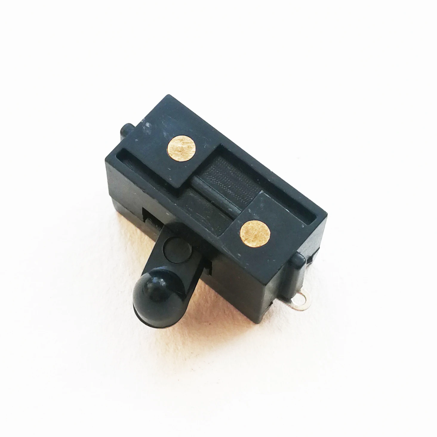 การเปลี่ยนที่ตัดขนไซเรนสวิทช์ไฟพอดีกับที่ตัดขนส่วนใหญ่