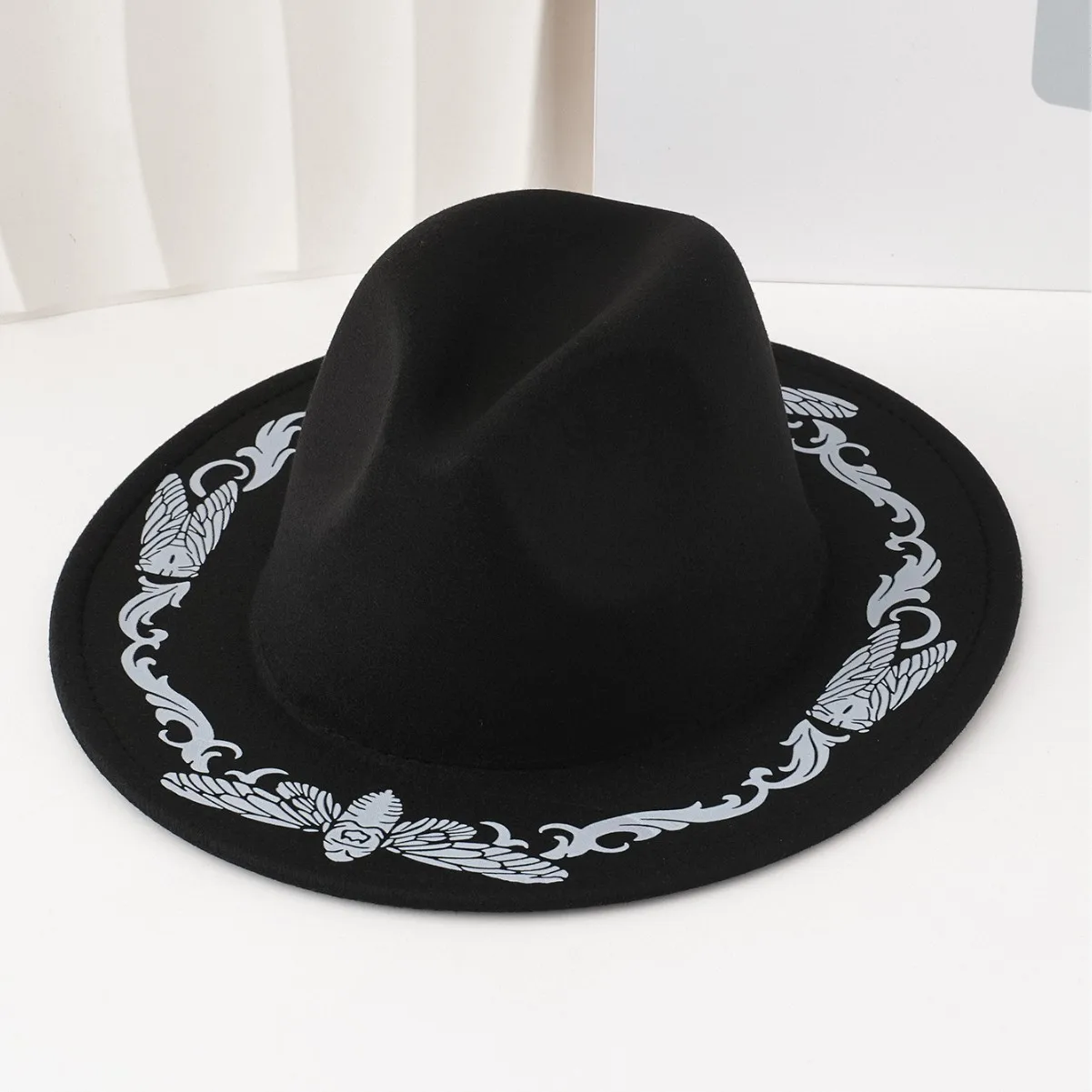 

HongLuan Vintage Black Felt Top Hats, Bohemian Exquisite Printing Cowboy Hat Woman, Flat Brim Cowboy Accessories & Party Caps