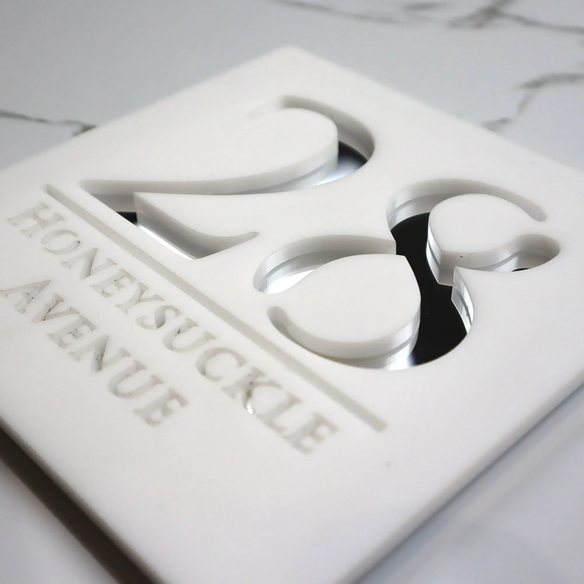 

Изготовленная на заказ акриловая 3D-знак с номером дома, персонализированная современная адресная табличка, уличная табличка с именем на дверь для домашнего декора