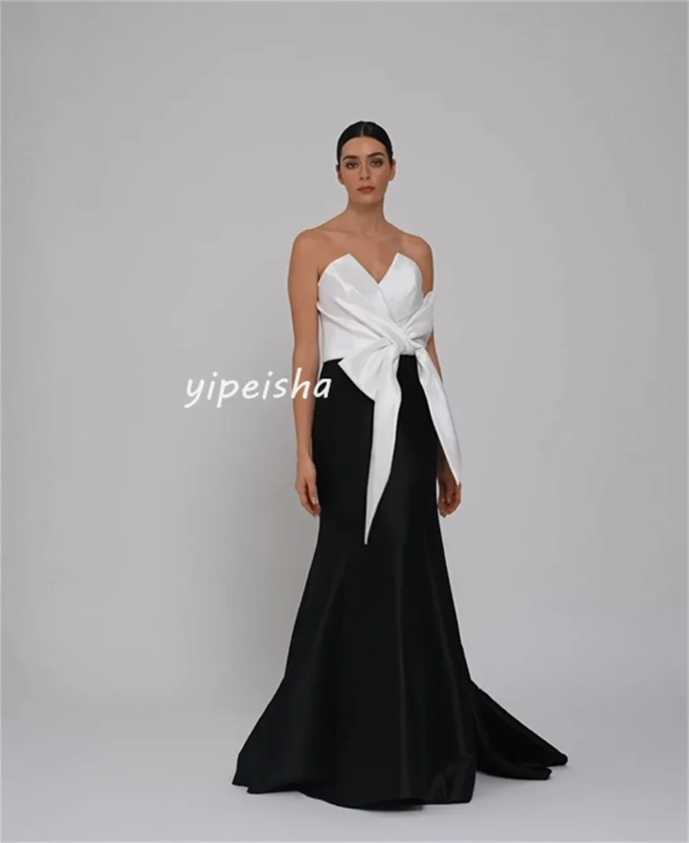 Mode Moderne Stijl Plooi Gedrapeerde Boog Zeemeermin Strapless Lange Jurken Galajurken Passend Bij Formele Klassieke Prachtige Elegante