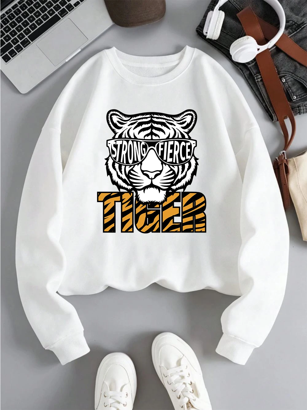 

Fashion Men Woman Sweatshirt Fierce Strong Tiger Printed Pullover Comfortable Crewneck Fleece Soft Hoodie Autumn Couple Clothes