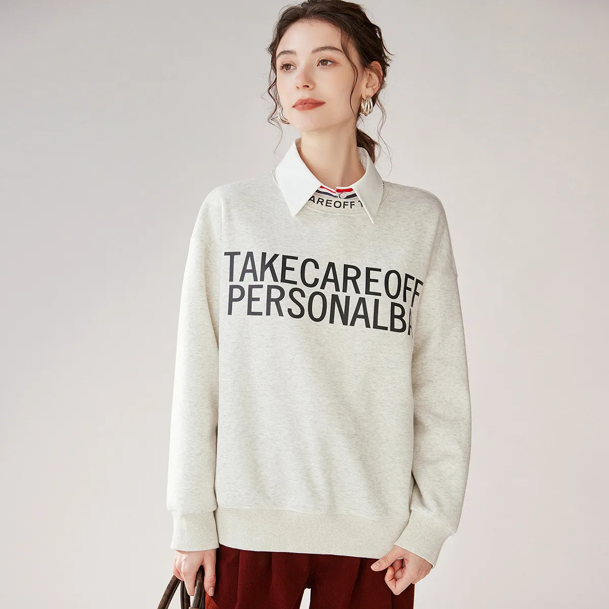 LOUIS YAO 2025 Winter Letter Printed Velvet Thick Hoodie Round Neck Micro Elastic Loose Shoulder Sleeve Women's Hoodie