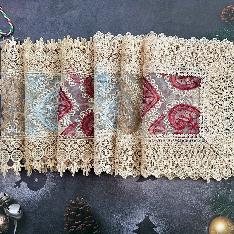 28x43cm European Lace Hollow-Out Love Table Mat Home Tablecloth with Delicate Patterns Beige Thanksgiving Christmas Decoration