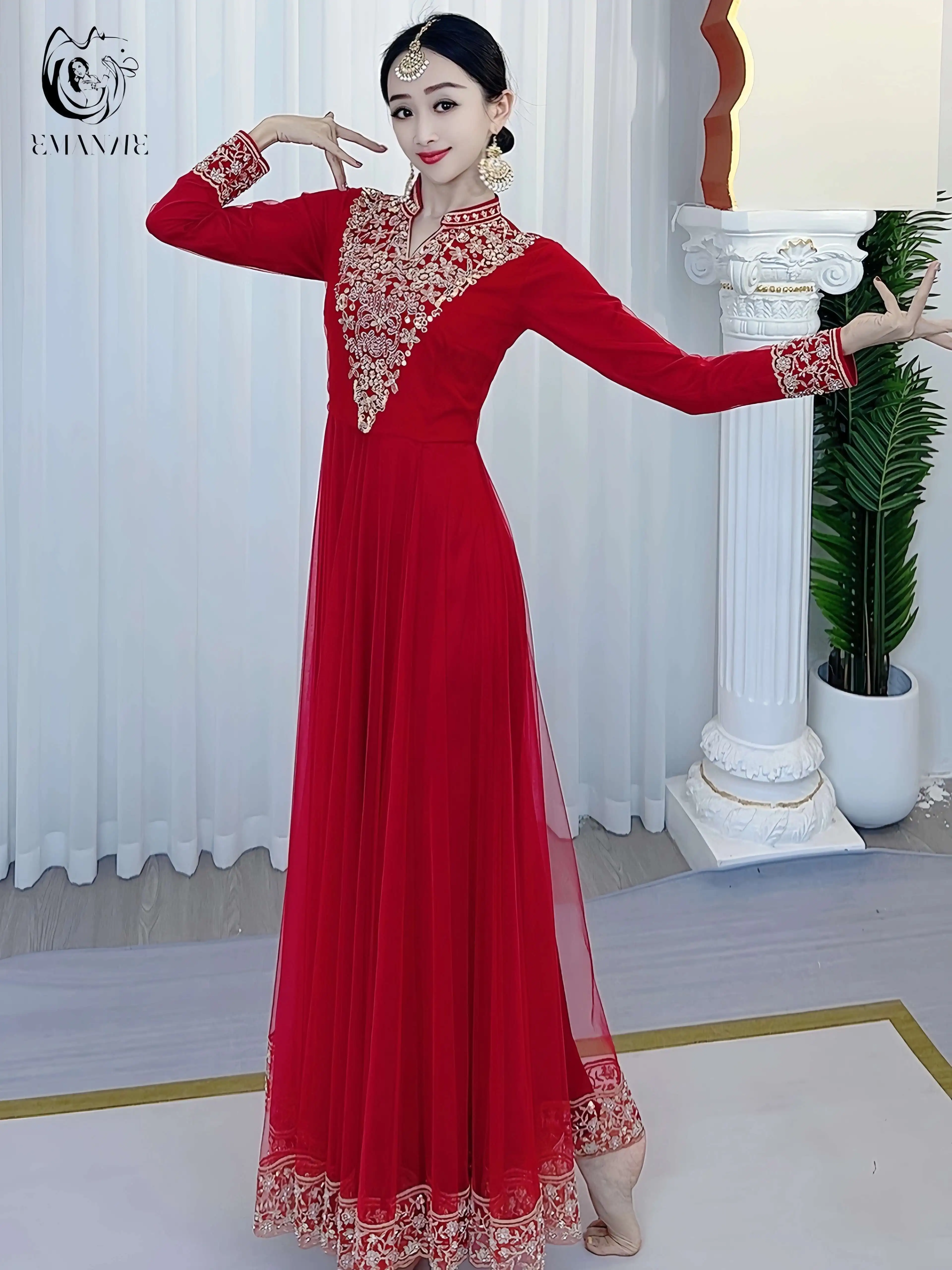 Exotischer Stil, indischer Tanz, Xinjiang-Tanzkleidung, Nationalität, Damenmode, Tanzkostüm, feine Stickerei, großer Rock