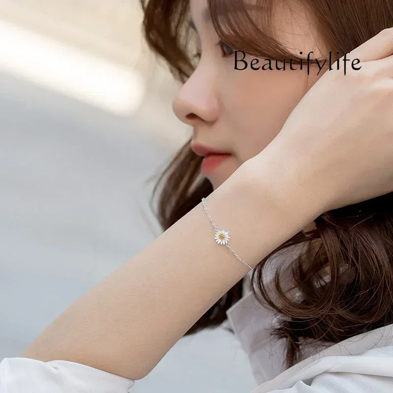 

Beauty Makeup Couple silver small daisy bracelet girls new female sterling silver simple student gift girlfriend jewelry