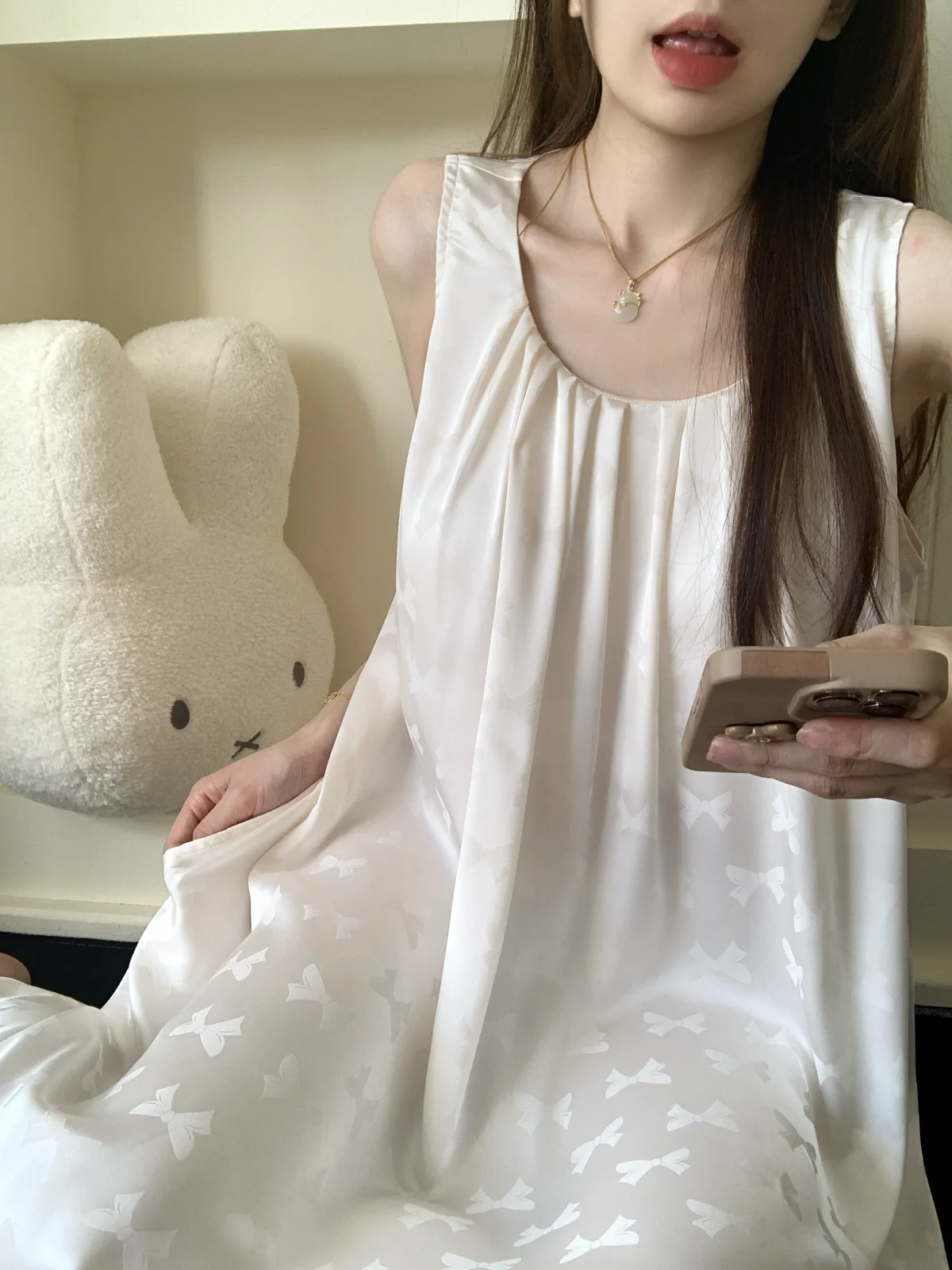 

Elegant Ice Silk Satin Summer Long Dress Women's Sleepwear 2026 New Beautiful Embroidery with Chest Pad Home Skirt Summer