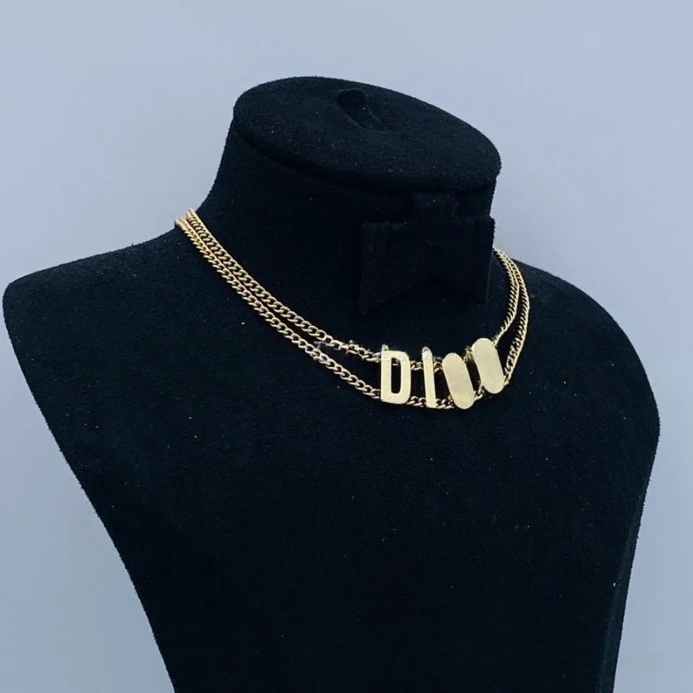 قلادة معدنية على شكل مثلث - طراز رائع عتيق أوروبي أمريكي، مجوهرات متعددة الاستخدامات للارتداء اليومي لها