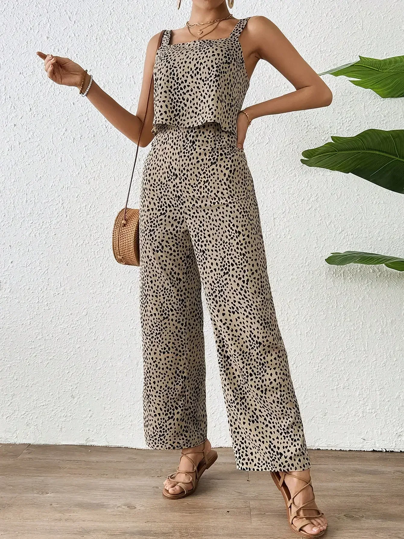 

Nice Elegant Casual Women's Romper H Edition Double Strap Printed Romper