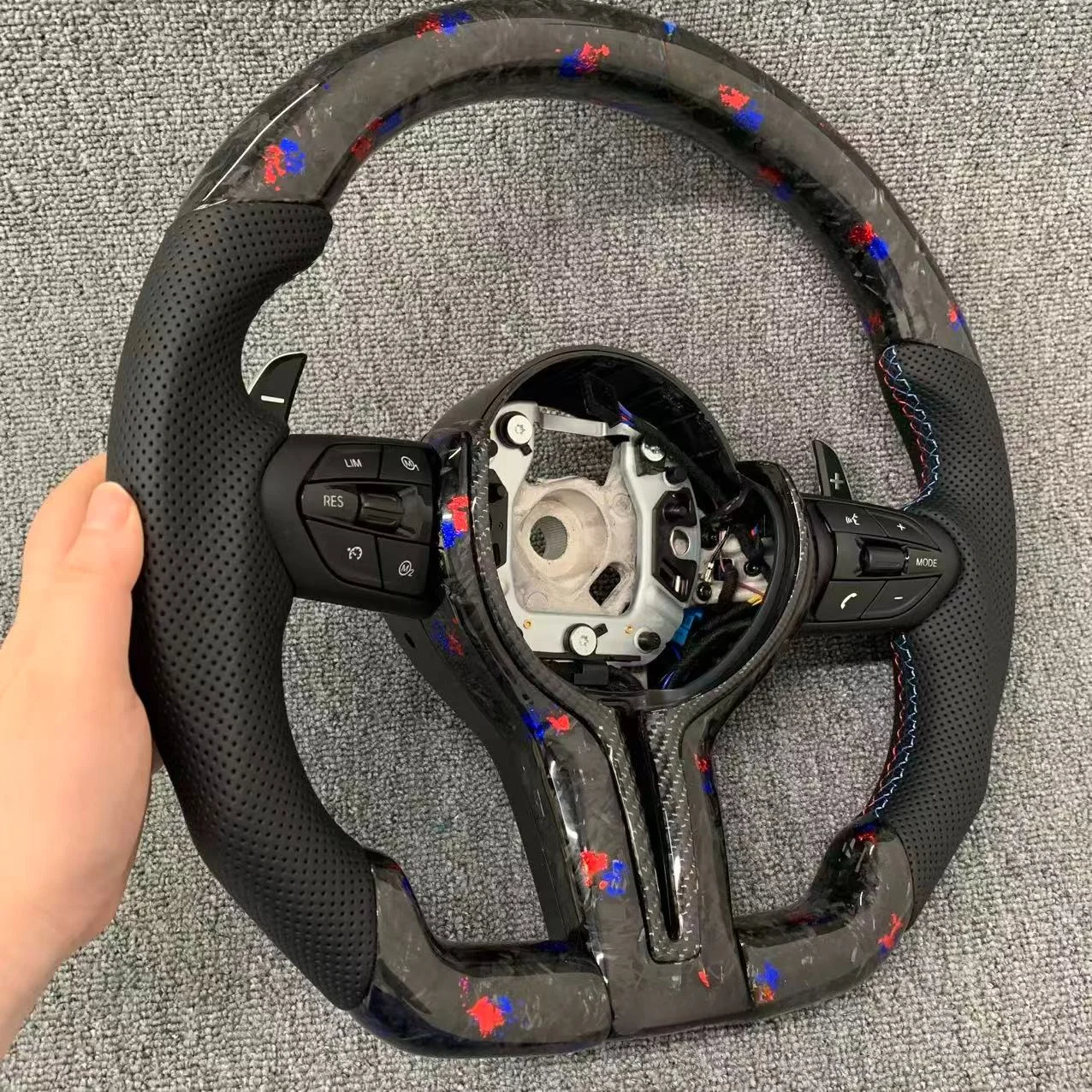 Blauer Geschmiedeter Carbon-Lenkradrahmen für BMW F10 M5 F30 M4 F82 M3 F80 M2 M1 M3 M6 X3m X5m X6m F02 F45 F32 Zubehör – Detail 2