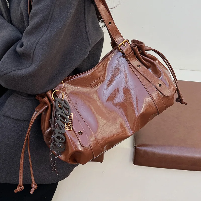 

Large Capacity Retro Women, Autumn Winter 2025 New Niche Design, Pleated Shoulder Underarm Bag For Work And Commuting