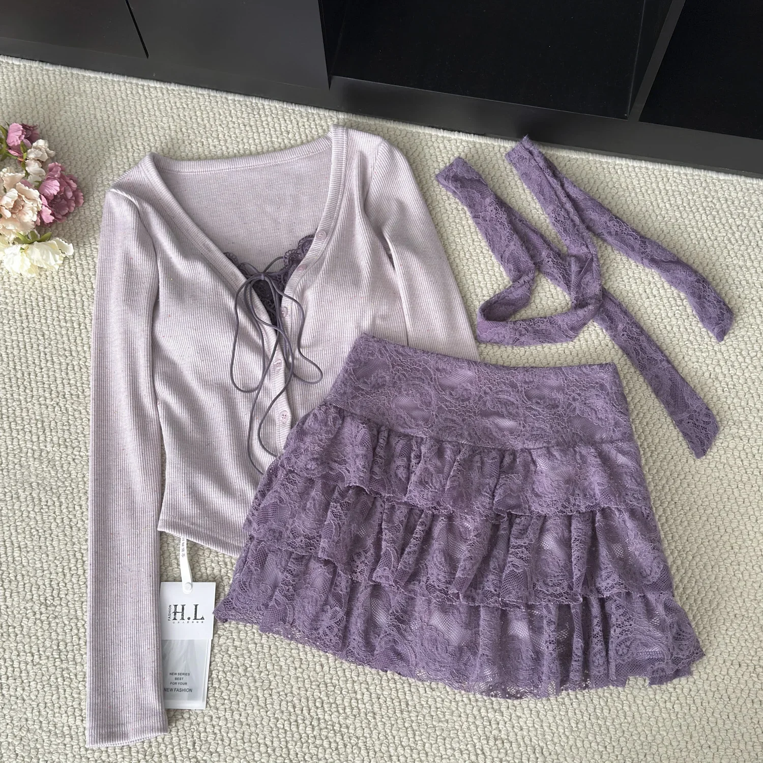 IMU Spring Summer Sexy Sweet 2 Piece Sets Women Lace Design Fake 2 Piece Tops +High Waist Retro Skirt Female V-neck Chic Outfits