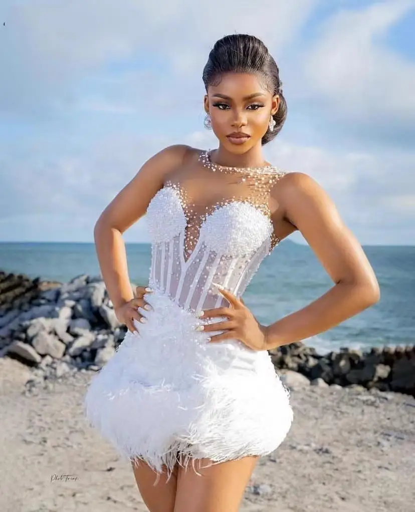 Vestido de novia de sirena con perlas transparentes, africano, personalizado, con cuello transparente, para novia, vestidos de novia de playa de plumas cortas