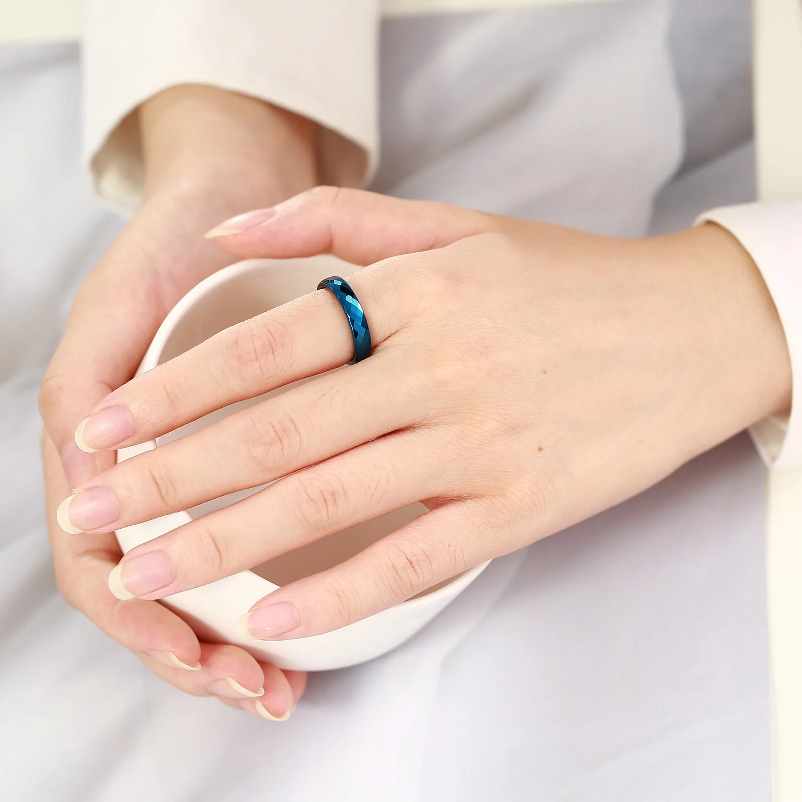 4MM/6MM Black Rose Gold Faceted Edge Dome Polished Tungsten Carbide Wedding Band Couple Rings for Women Men Size 5-12