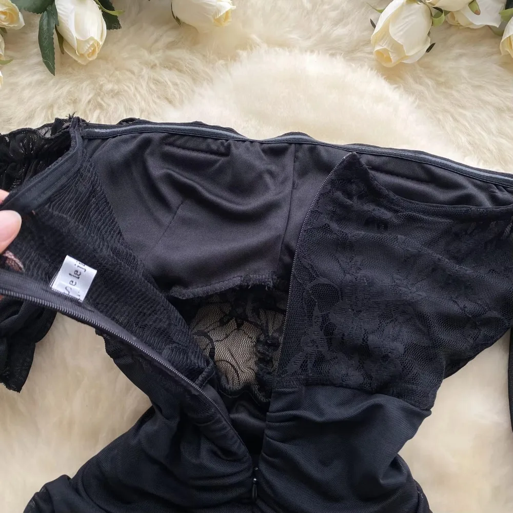 Elegancka koronkowa sukienka w stylu vintage z odkrytymi ramionami, szykowna, seksowna, szczupła, letnia damska, letnia, słodka, modna sukienka — zdjęcie 5