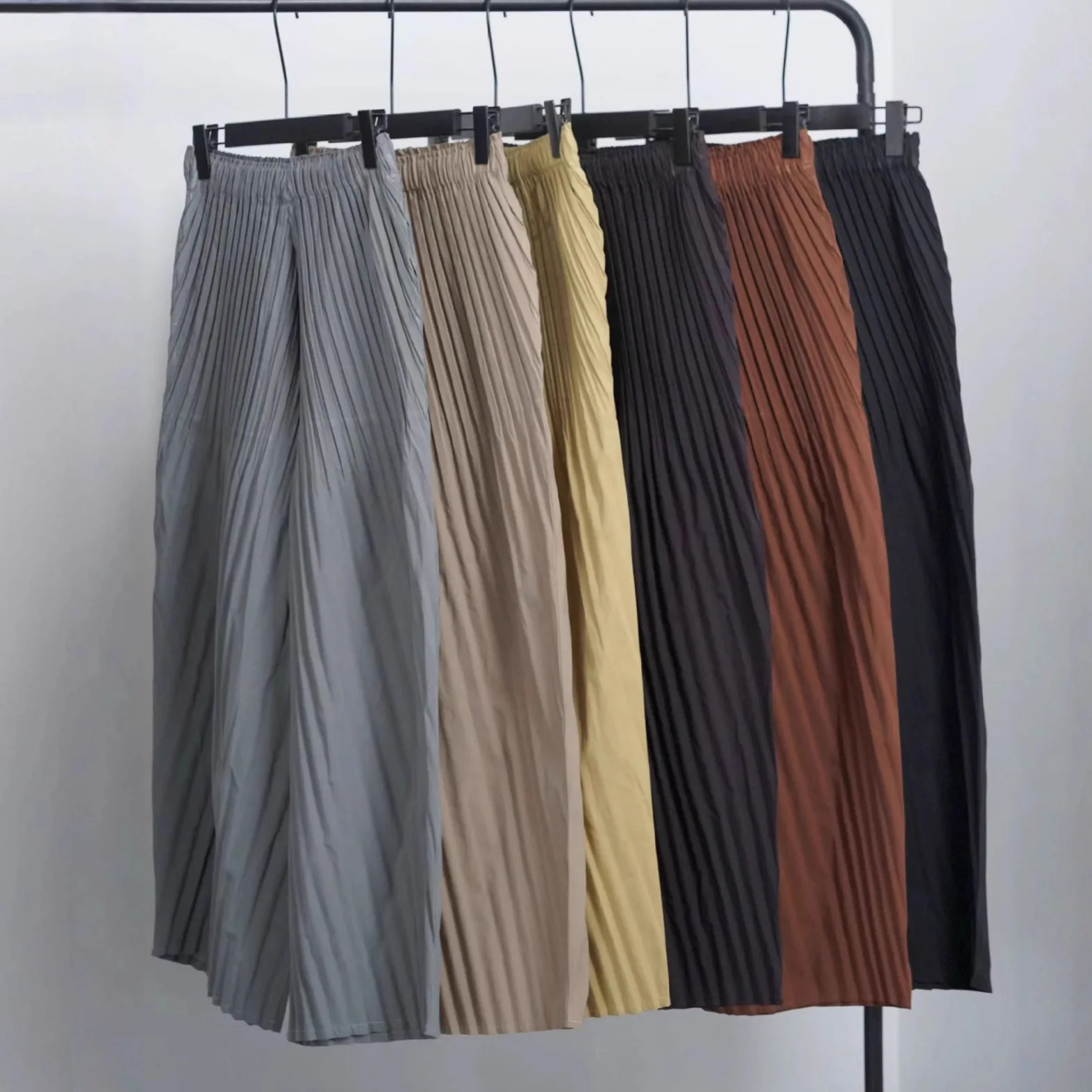 Miyake Pleated 2025 New Spring Draping Design Temperament Large Size Women Loose Slim Pleated Casual Wide-legged Trousers