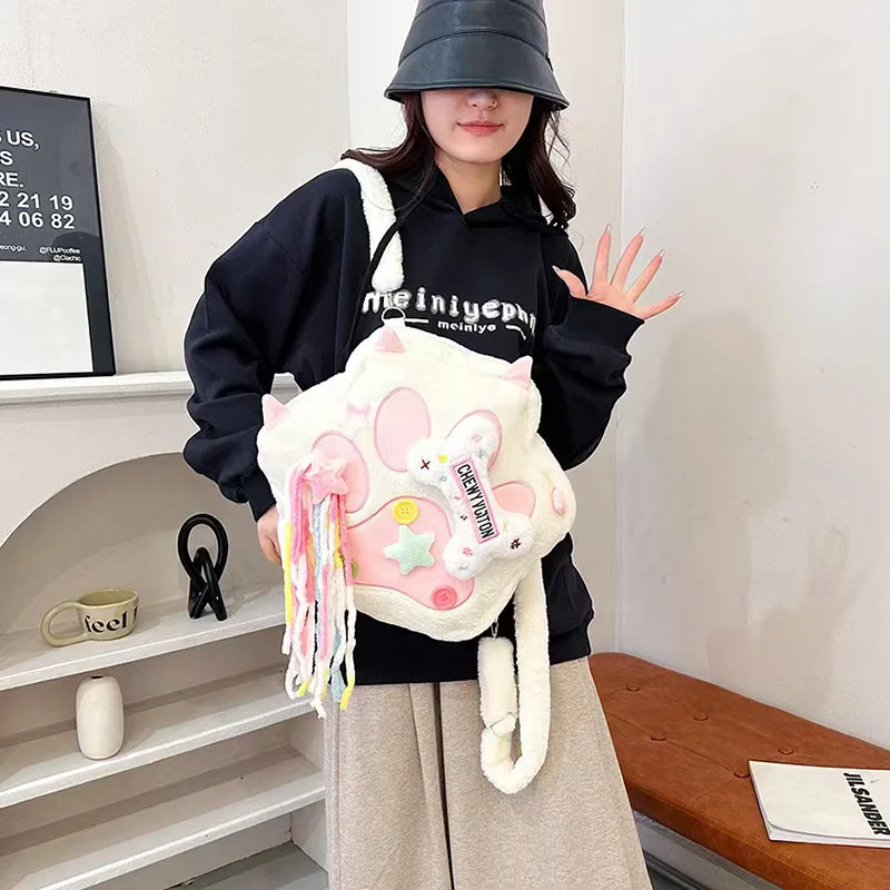 Nueva mochila bonita de moda urbana Hexagonal personalizada de felpa Otoño/Invierno al aire libre suave chica linda mochila para mujer mochilas