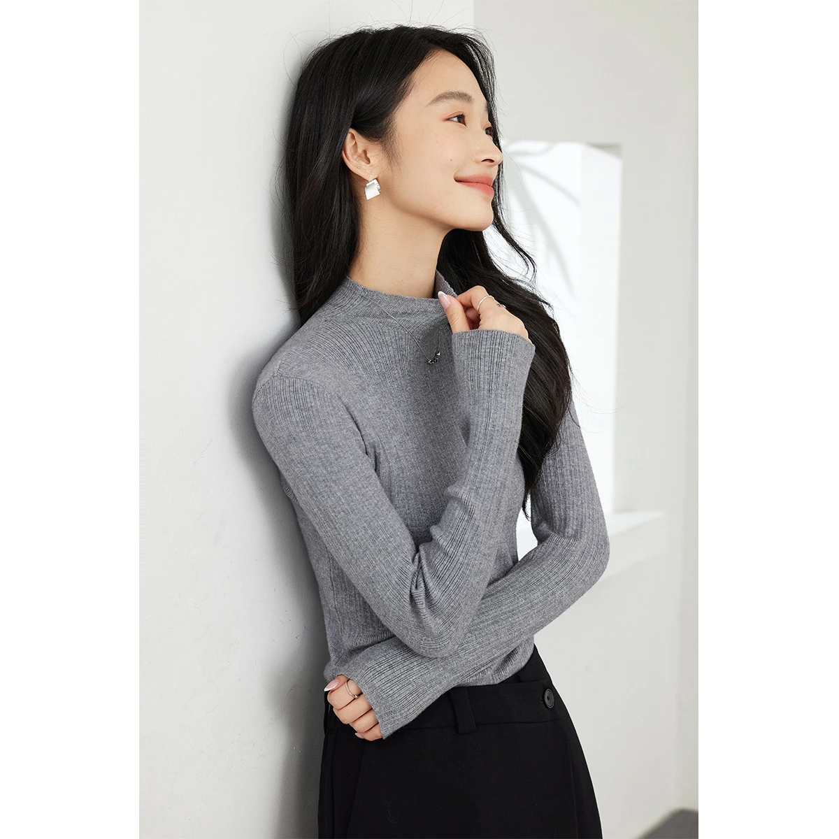 VIMLY سترة نسائية غير رسمية برقبة وهمية لخريف 2025 بلوفرات متينة متعددة الاستخدامات بسيطة بأكمام طويلة ملابس علوية ضيقة للسيدات 73531